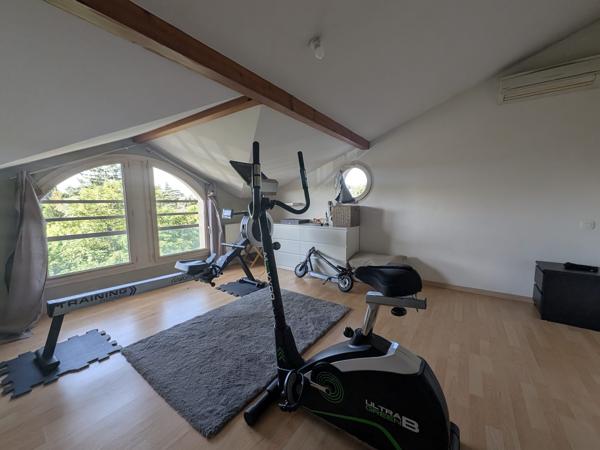Duplex d'exception – 140 m² habitables (172 m² au sol) – Terrasse, garage, parking – Secteur Mongré