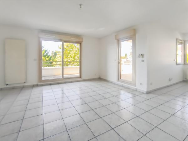Duplex d'exception – 140 m² habitables (172 m² au sol) – Terrasse, garage, parking – Secteur Mongré