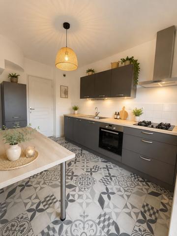 Duplex d'exception – 140 m² habitables (172 m² au sol) – Terrasse, garage, parking – Secteur Mongré