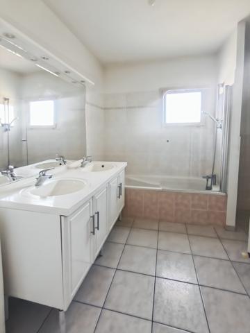 Duplex d'exception – 140 m² habitables (172 m² au sol) – Terrasse, garage, parking – Secteur Mongré