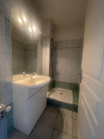 Duplex d'exception – 140 m² habitables (172 m² au sol) – Terrasse, garage, parking – Secteur Mongré