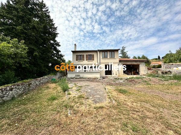 Vente Maison124 m² - 5 Pièces - POLIGNAC (43000)