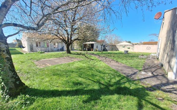 Maison à vendre    7 pièces •  Médis