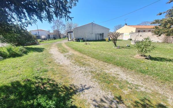 Maison à vendre    7 pièces •  Médis