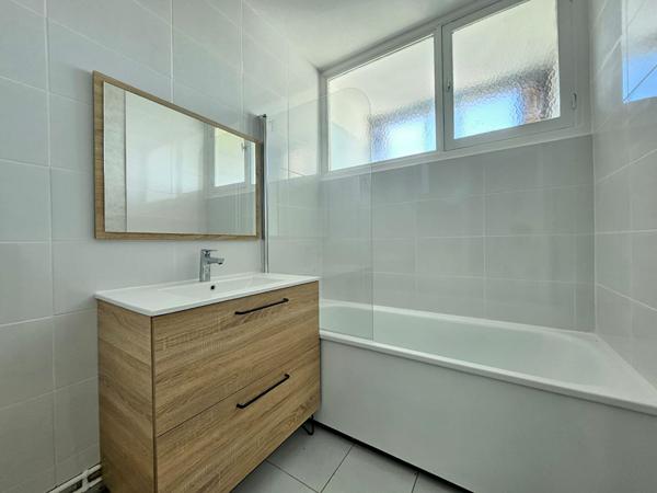 Appartement Rillieux La Pape 3 pièces 66 m² avec vue