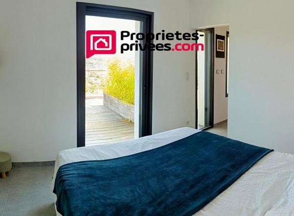 Maison contemporaine  vue imprenable  8 pièces  225 m² - Terrain 1800 m²