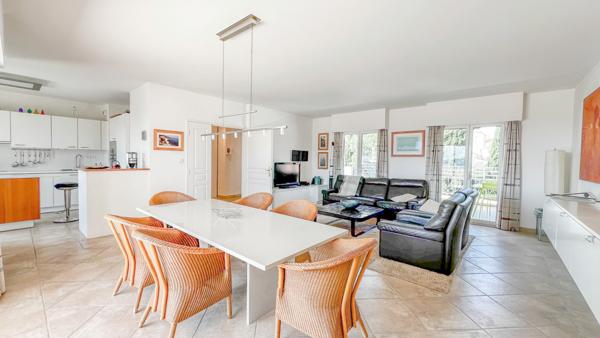 Cannes (06400) Exclusivité - Cannes - Aperçu mer - Villa sur le toit 5P 125m2 - Terrasse de 150m2 - Piscine - 2 garages -