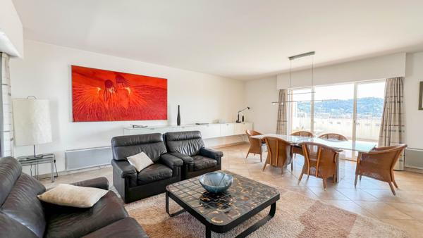 Cannes (06400) Exclusivité - Cannes - Aperçu mer - Villa sur le toit 5P 125m2 - Terrasse de 150m2 - Piscine - 2 garages -