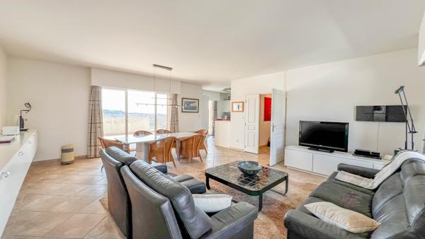 Cannes (06400) Exclusivité - Cannes - Aperçu mer - Villa sur le toit 5P 125m2 - Terrasse de 150m2 - Piscine - 2 garages -