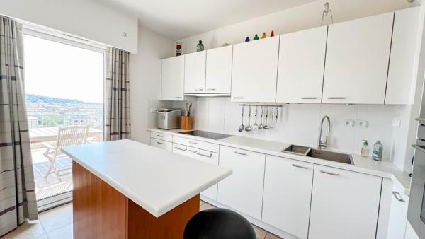 Cannes (06400) Exclusivité - Cannes - Aperçu mer - Villa sur le toit 5P 125m2 - Terrasse de 150m2 - Piscine - 2 garages -