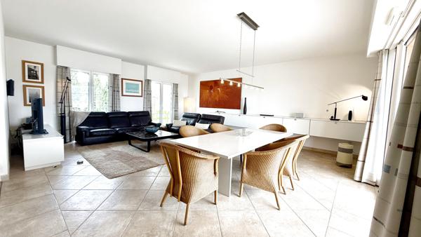 Cannes (06400) Exclusivité - Cannes - Aperçu mer - Villa sur le toit 5P 125m2 - Terrasse de 150m2 - Piscine - 2 garages -