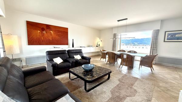 Cannes (06400) Exclusivité - Cannes - Aperçu mer - Villa sur le toit 5P 125m2 - Terrasse de 150m2 - Piscine - 2 garages -