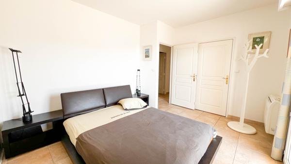 Cannes (06400) Exclusivité - Cannes - Aperçu mer - Villa sur le toit 5P 125m2 - Terrasse de 150m2 - Piscine - 2 garages -