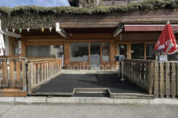 A Vendre : Local pour activité professionnelle ou bureaux au coeur du Grand Bornand - Emplacement stratégique dans une station dynamique