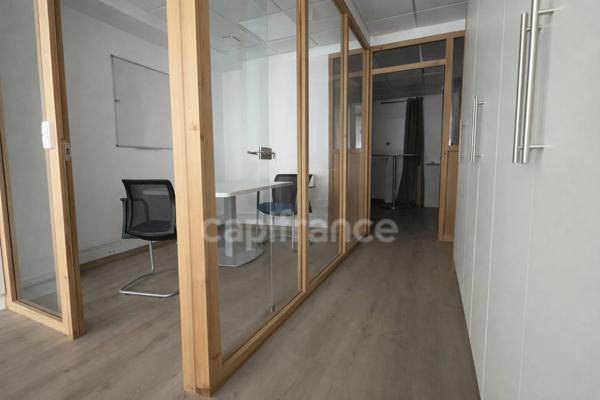 A Vendre : Local pour activité professionnelle ou bureaux au coeur du Grand Bornand - Emplacement stratégique dans une station dynamique