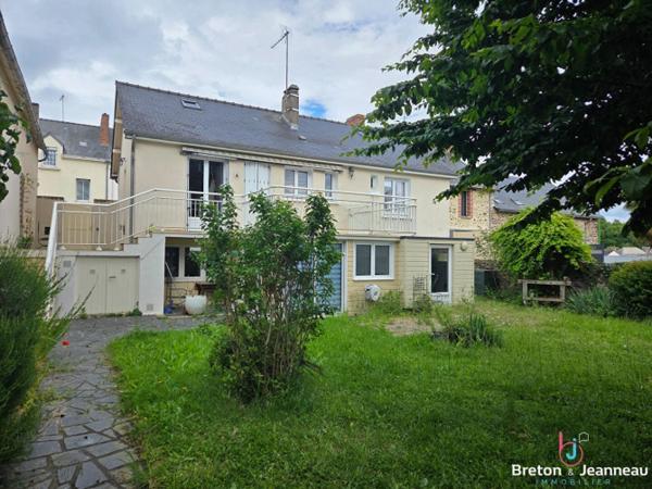 Maison avec studio indépendant centre de Montsûrs