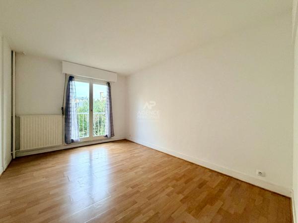 "Versailles Rue du Parc de Clagny" Appartement familial de 98 m2 à 2 pas de la gare Rive Droite ! Loyer 2 278 €/mois charges comprises **  - Référence  26265