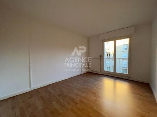 "Versailles Rue du Parc de Clagny" Appartement familial de 98 m2 à 2 pas de la gare Rive Droite ! Loyer 2 278 €/mois charges comprises **  - Référence  26265