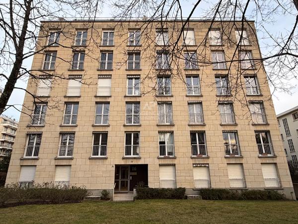 "Versailles Rue du Parc de Clagny" Appartement familial de 98 m2 à 2 pas de la gare Rive Droite ! Loyer 2 278 €/mois charges comprises **  - Référence  26265