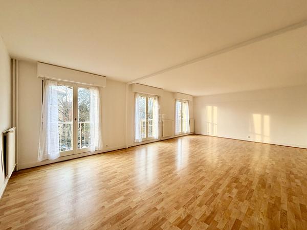 "Versailles Rue du Parc de Clagny" Appartement familial de 98 m2 à 2 pas de la gare Rive Droite ! Loyer 2 278 €/mois charges comprises **  - Référence  26265
