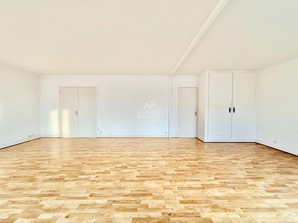 "Versailles Rue du Parc de Clagny" Appartement familial de 98 m2 à 2 pas de la gare Rive Droite ! Loyer 2 278 €/mois charges comprises **  - Référence  26265
