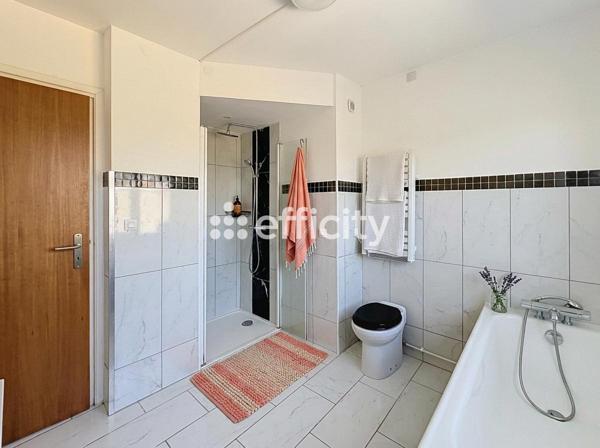 Maison
         4 pièces
        - 102 m² Exclusivité 189 000 € *