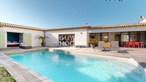 Maison d'Exception à Vendre à Sainte-Marie-de-Ré - 7 Pièces, 215 m², 5 Chambres