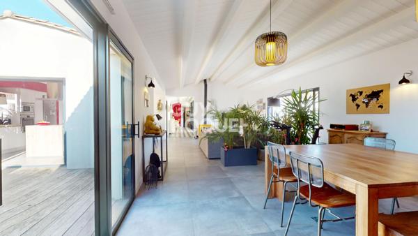 Maison d'Exception à Vendre à Sainte-Marie-de-Ré - 7 Pièces, 215 m², 5 Chambres