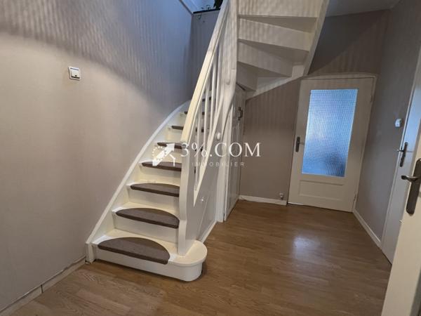 Maison 8 pièce(s) 5 chambre(s) 219 m²