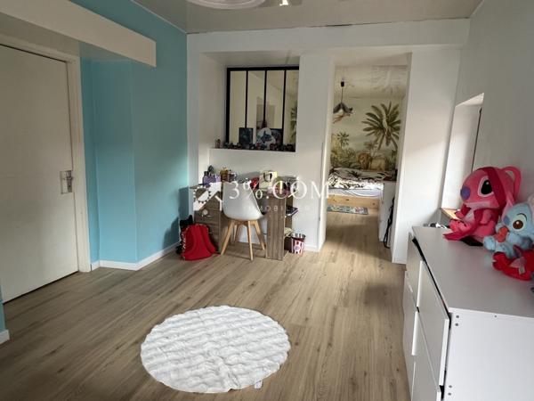 Maison 8 pièce(s) 5 chambre(s) 219 m²