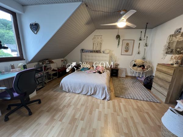 Maison 8 pièce(s) 5 chambre(s) 219 m²