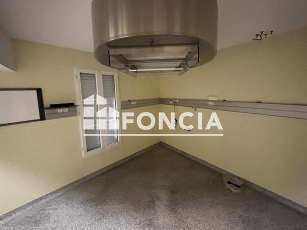 À vendre Local commercial 194.9 m² - Niort 79000