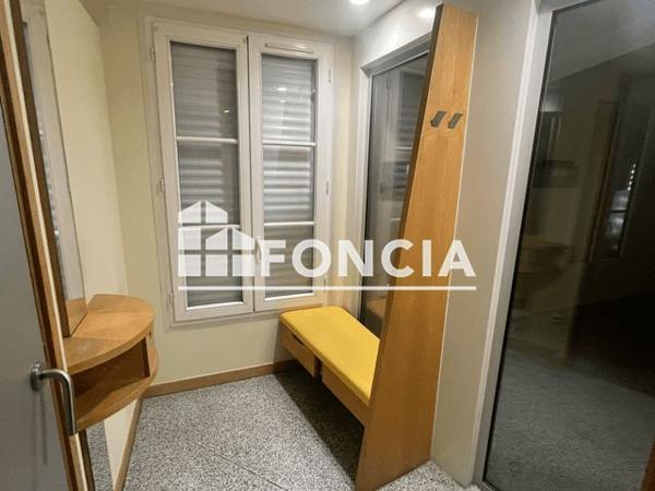 À vendre Local commercial 194.9 m² - Niort 79000