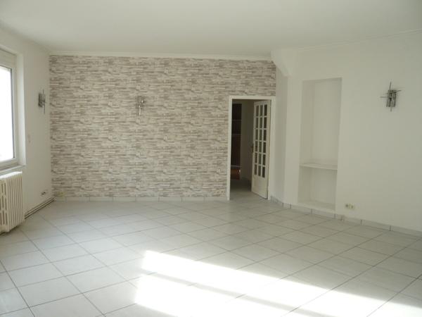 LAVAL, appartement T3 au 1er étage de 104 m²