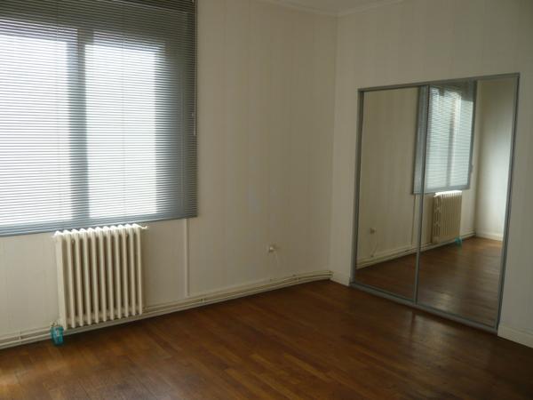 LAVAL, appartement T3 au 1er étage de 104 m²