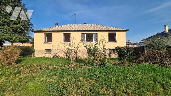 Maison à rénover, 90m², élevée sur sous-sol, 5pcs, 4 ch