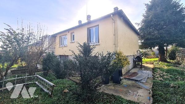 Maison à rénover, 90m², élevée sur sous-sol, 5pcs, 4 ch