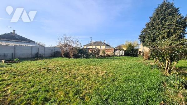 Maison à rénover, 90m², élevée sur sous-sol, 5pcs, 4 ch