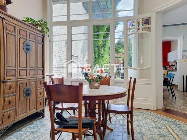 Maison bourgeoise style Art Nouveau de 181m² -Jardin et Cave- Secteur prisé-