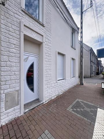 MAISON SEMI MITOYENNE ENTIEREMENT RENOVEE 3 CHAMBRES