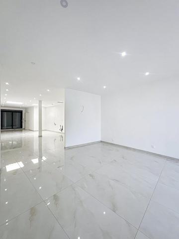 MAISON SEMI MITOYENNE ENTIEREMENT RENOVEE 3 CHAMBRES