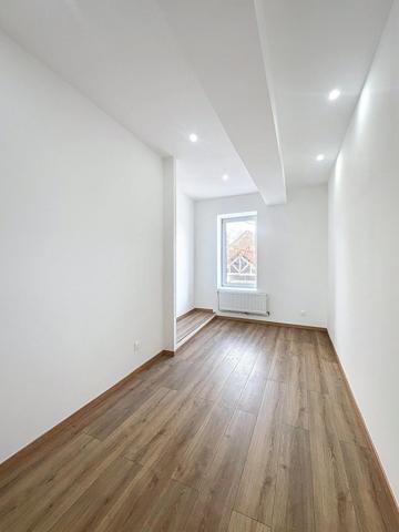 MAISON SEMI MITOYENNE ENTIEREMENT RENOVEE 3 CHAMBRES