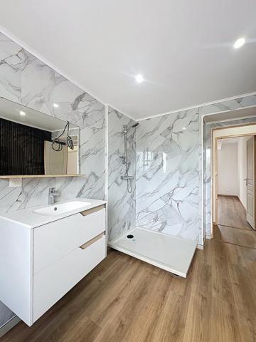 MAISON SEMI MITOYENNE ENTIEREMENT RENOVEE 3 CHAMBRES