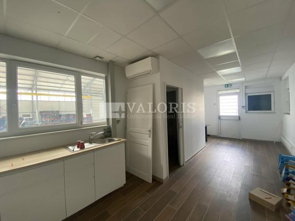 Local d’activités de 1 350m² à la vente