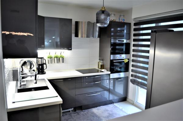 Très bel et grand appartement type F4 avec double balcons et parking