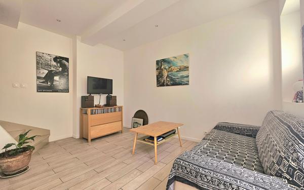 Maison à vendre    5 pièces • 85 m2 Eyguières