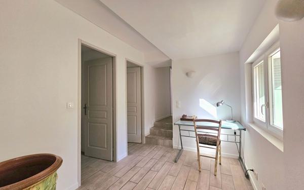 Maison à vendre    5 pièces • 85 m2 Eyguières