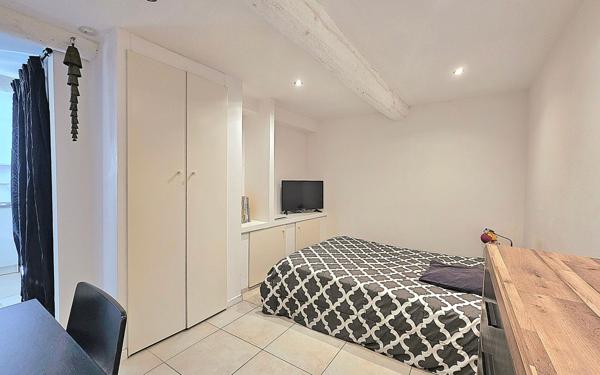 Maison à vendre    5 pièces • 85 m2 Eyguières