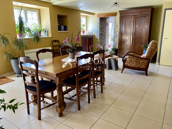 PORDIC, belle propriété, cour carrée Pordic (22590)