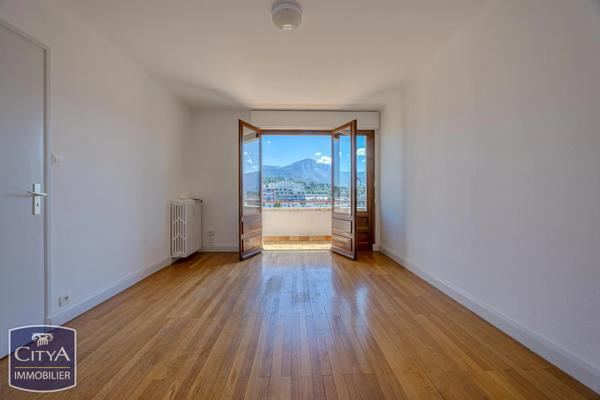 Appartement à vendre 2 pièces 43m² Chambéry (73000)